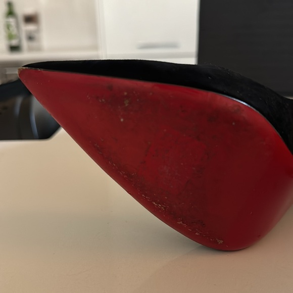 Christian Louboutin SO KATE black suede pump. Size 38. - Picture 9 of 10